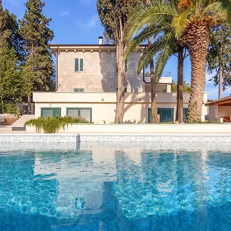 Bozic Hvar Vila *